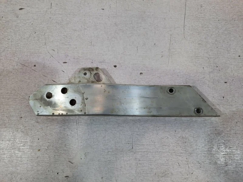 Кронштейн передней панели Mercedes-Benz -Class 2016- W213