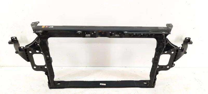 Панель передняя (телевизор) Kia Cerato 2018- 4