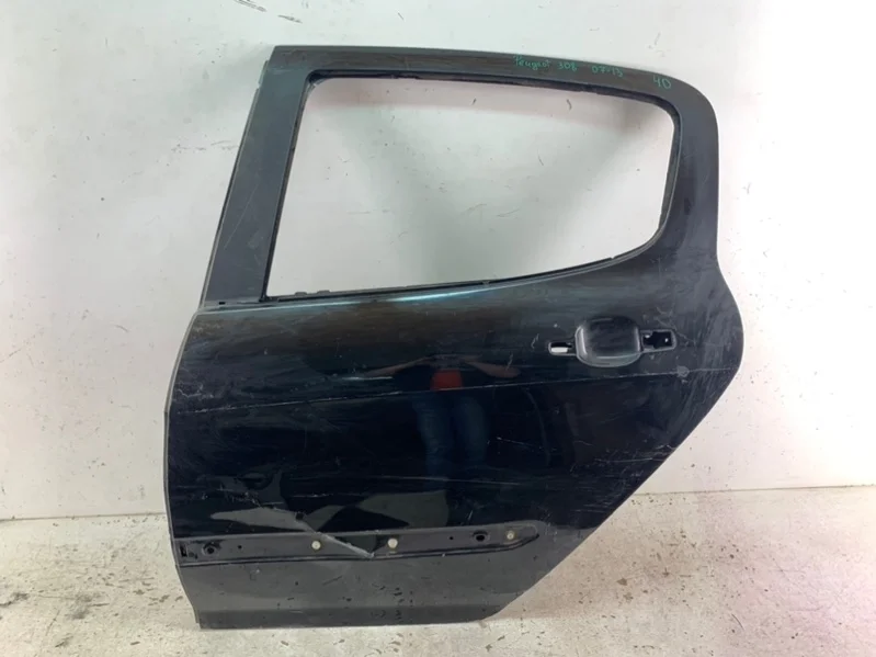Дверь Peugeot 308 2007-2015