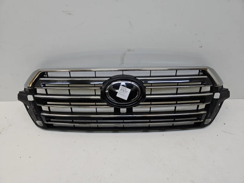 Решетка радиатора Toyota Land Cruiser 2016- 200