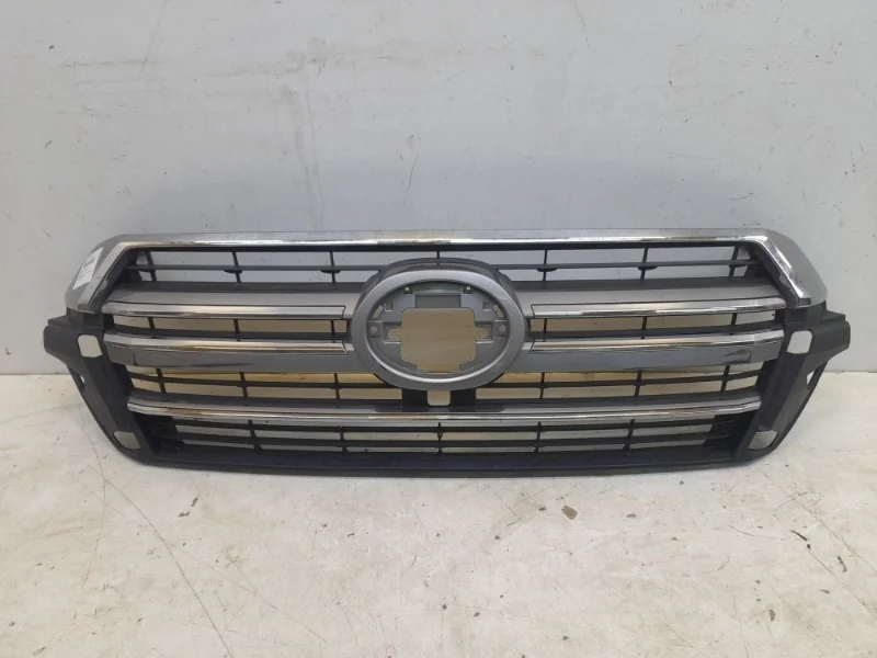 Решетка радиатора Toyota Land Cruiser 2018- 200