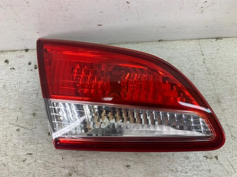 Фонарь Nissan Almera 2013- G15