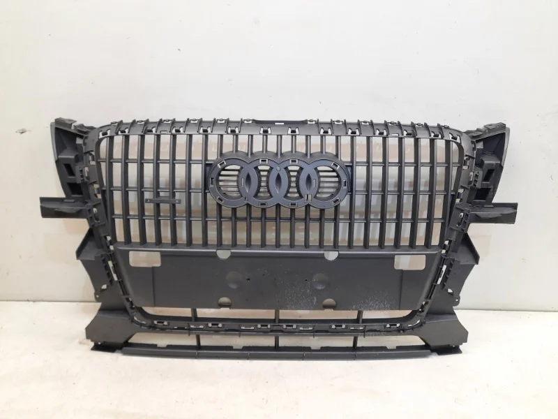 Решетка радиатора AUDI Q5 2008-2012 8R