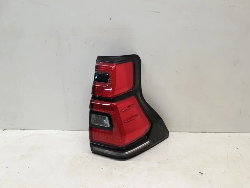 Фонарь Toyota Land Cruiser Prado 2018- 150