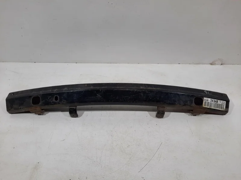 Усилитель бампера Nissan Navara 2005- d40