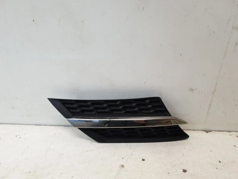 Решетка радиатора Toyota Rav4 2013-2016 40