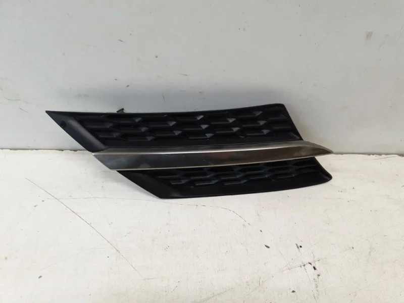 Решетка радиатора Toyota Rav4 2013-2016 40