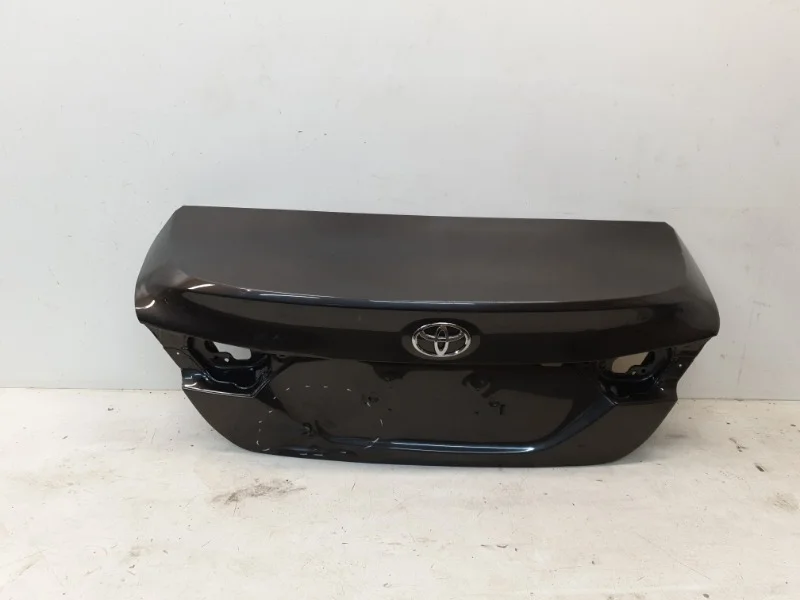 Крышка багажника Toyota Camry 2018- V70