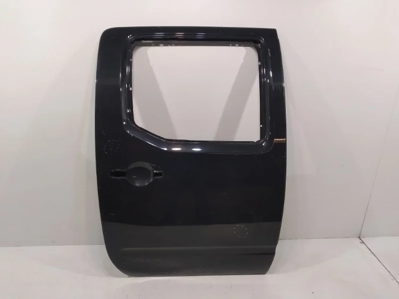 Дверь Nissan Navara 2005-2015 d40