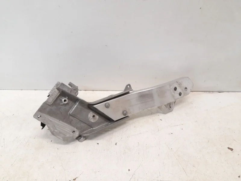 Кронштейн панели Mercedes-Benz GLC 2015-2021 X253