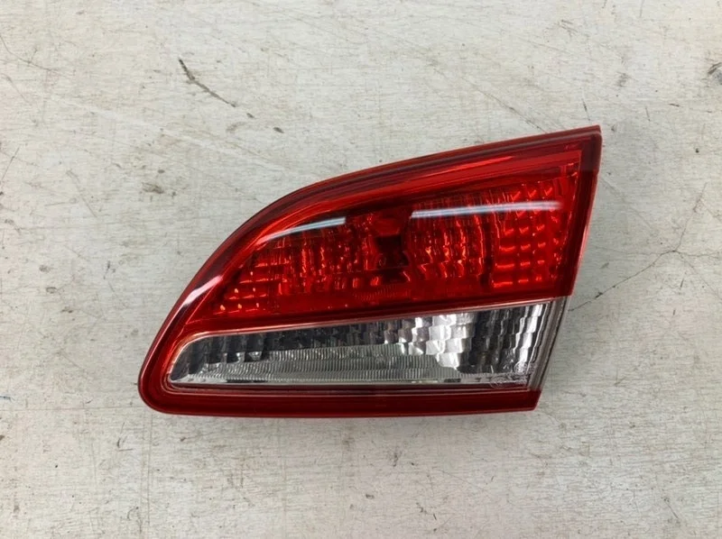 Фонарь Nissan Almera 2013- G15