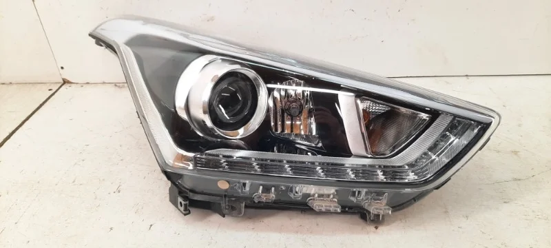 Фара Hyundai Creta 2015-