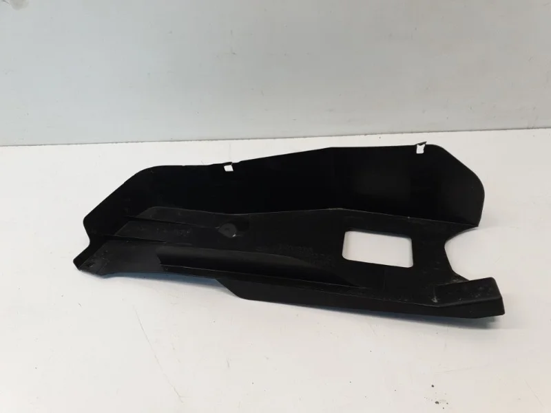 Пыльник бампера Toyota Land Cruiser 2016-2022 200