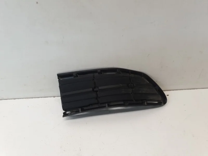 Решетка бампера Toyota Rav4 2013-2016 40