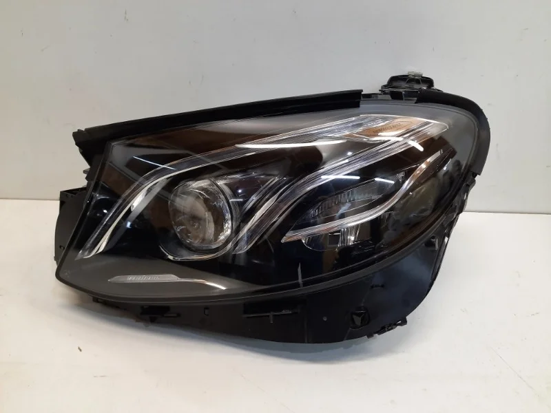 Фара Mercedes-Benz -Class 2016-2020 W213