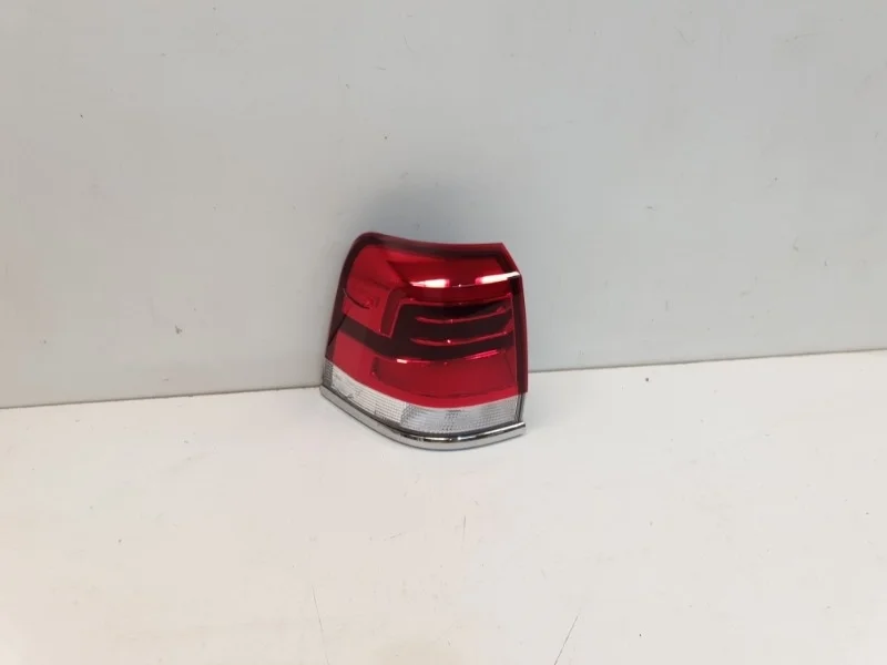 Фонарь Toyota Land Cruiser 2016-2021 200