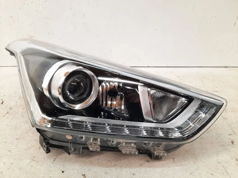 Фара Hyundai Creta 2015-