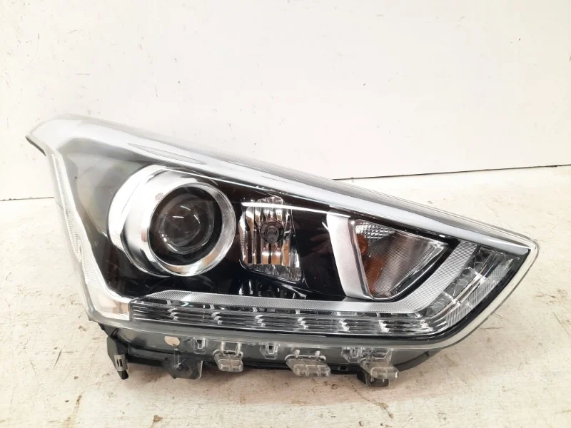 Фара Hyundai Creta 2015-
