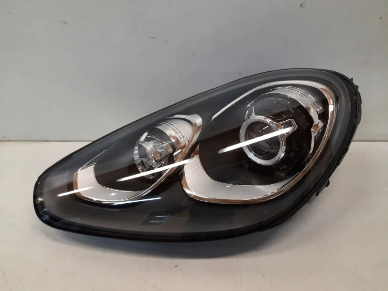 Фара Porsche Cayenne 2015-2018 958