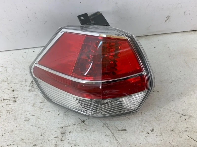 Фонарь Nissan X-Trail 2014-2018 T32