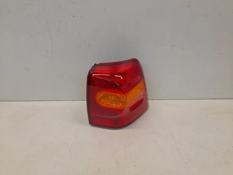 Фонарь Toyota Land Cruiser 2012-2015 200