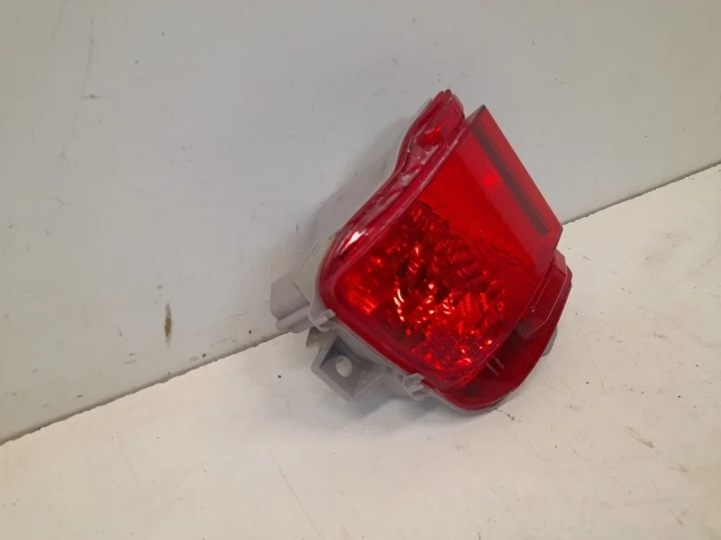 Фонарь противотуманный Toyota Land Cruiser 2016- 200