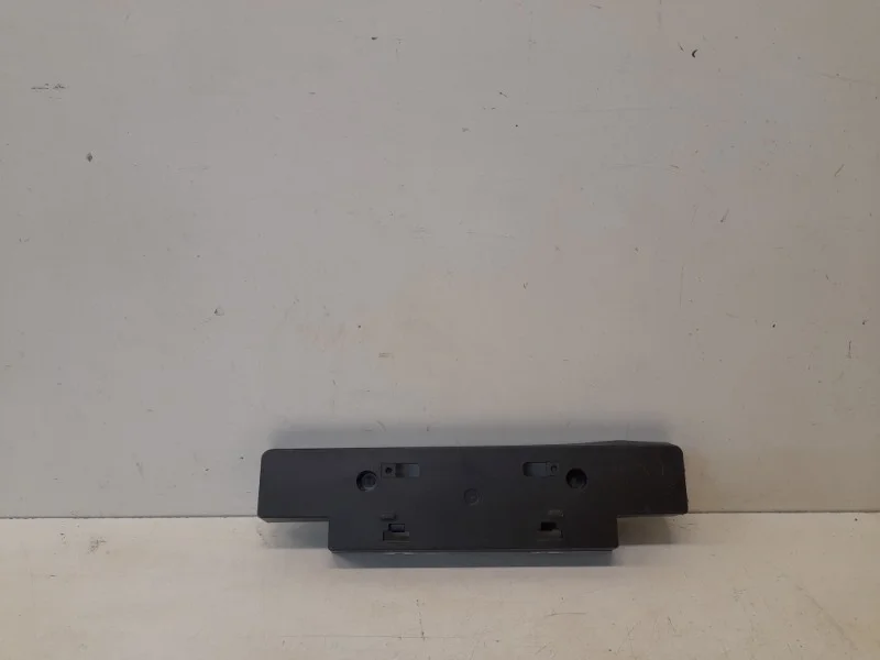 Площадка под гос. номер Toyota Land Cruiser 2016-2021 200