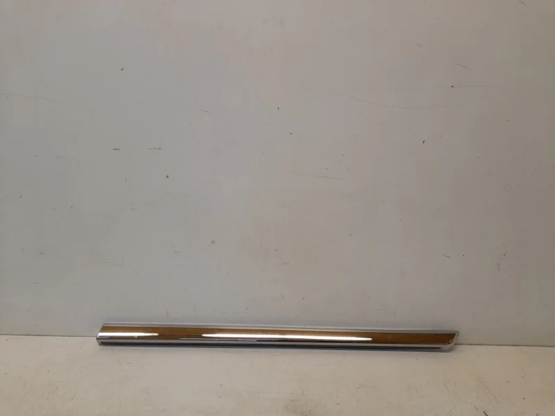 Молдинг двери Toyota Land Cruiser 2016-2021 200