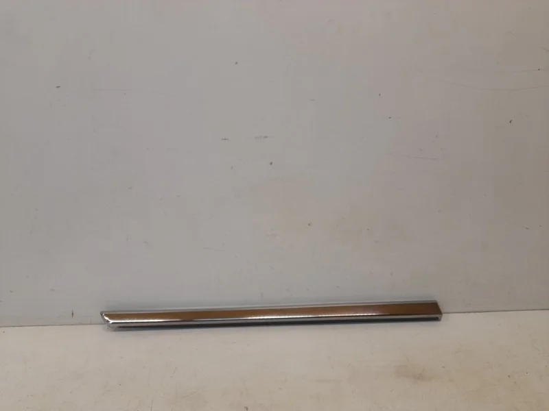 Молдинг двери Toyota Land Cruiser 2016-2021 200