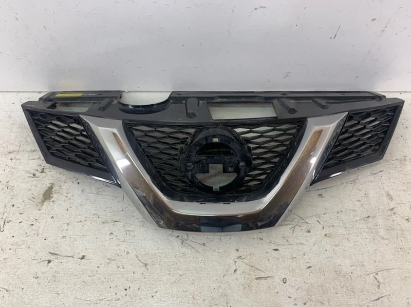 Решетка радиатора Nissan X-Trail 2014-2018 T32