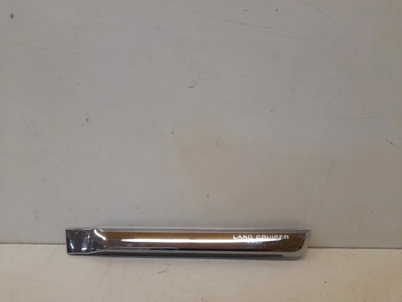 Молдинг двери Toyota Land Cruiser 2016-2021 200