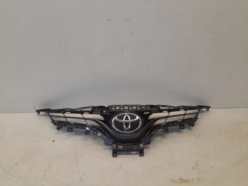 Решетка радиатора Toyota Camry 2018- 70