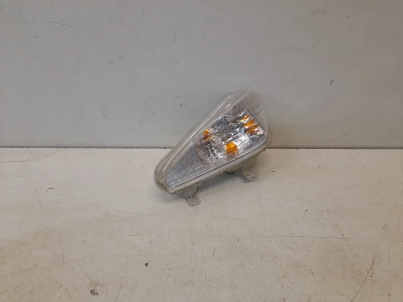 Повторитель поворота бампер Toyota Camry 2014-2018 55