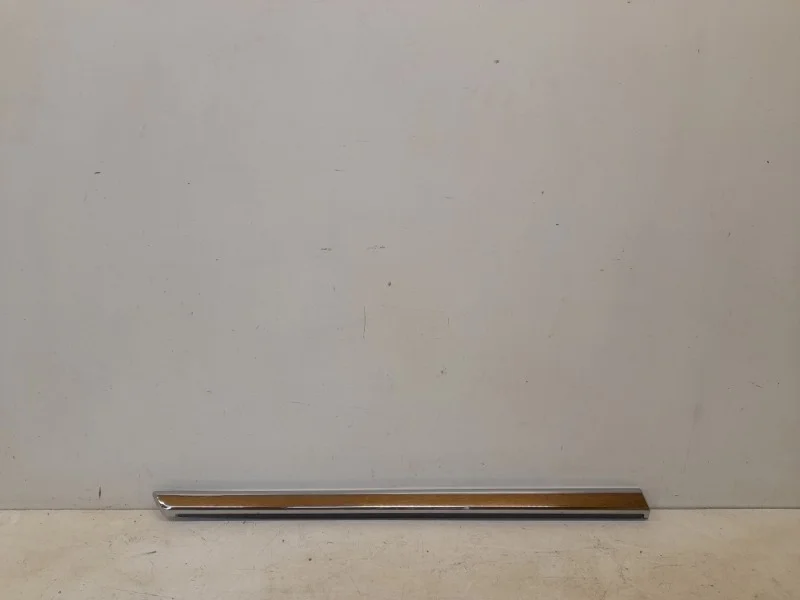 Молдинг двери Toyota Land Cruiser 2016-2021 200