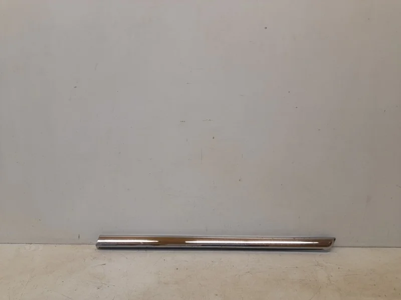 Молдинг двери Toyota Land Cruiser 2016-2021 200