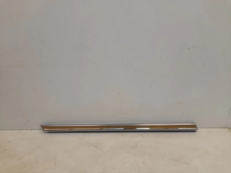 Молдинг двери Toyota Land Cruiser 2016-2021 200