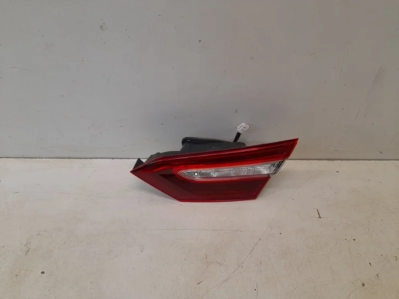 Фонарь Toyota Camry 2018- 70