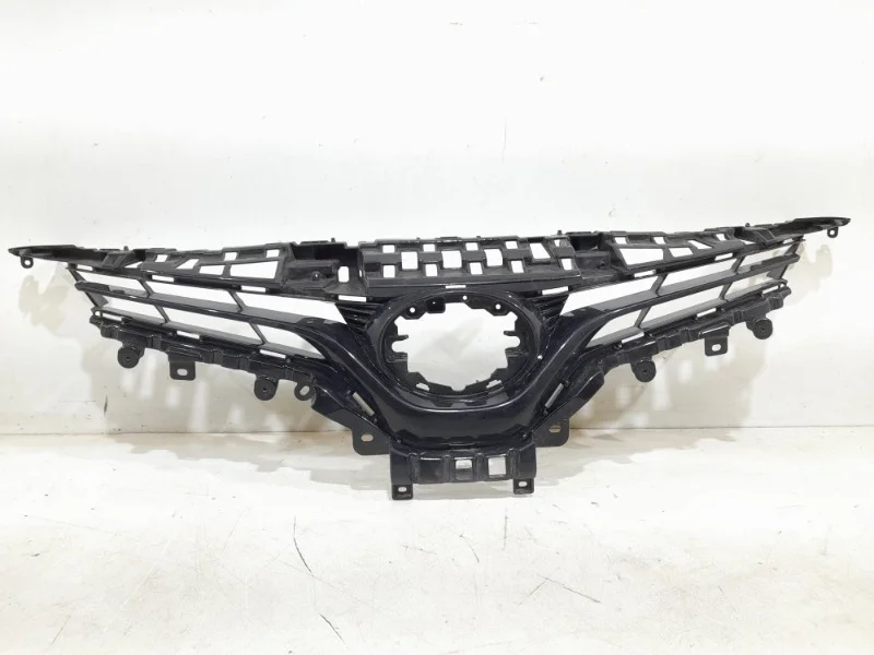 Решетка радиатора Toyota Camry 2018- 70