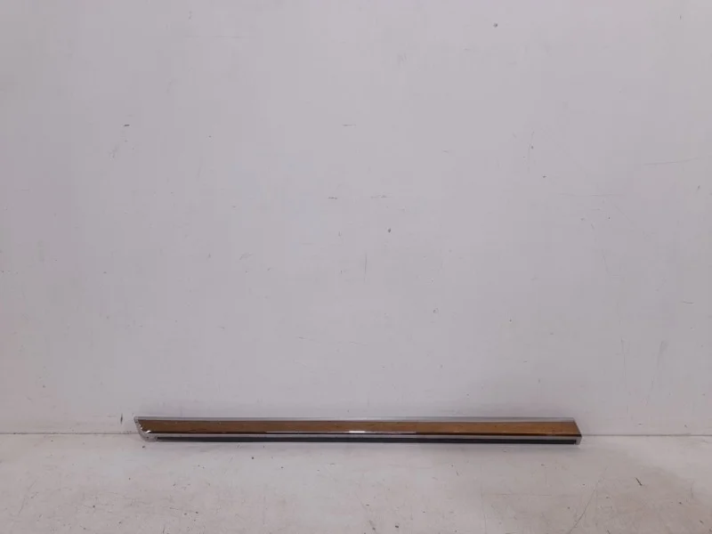 Молдинг двери Toyota Land Cruiser 2016-2021 200