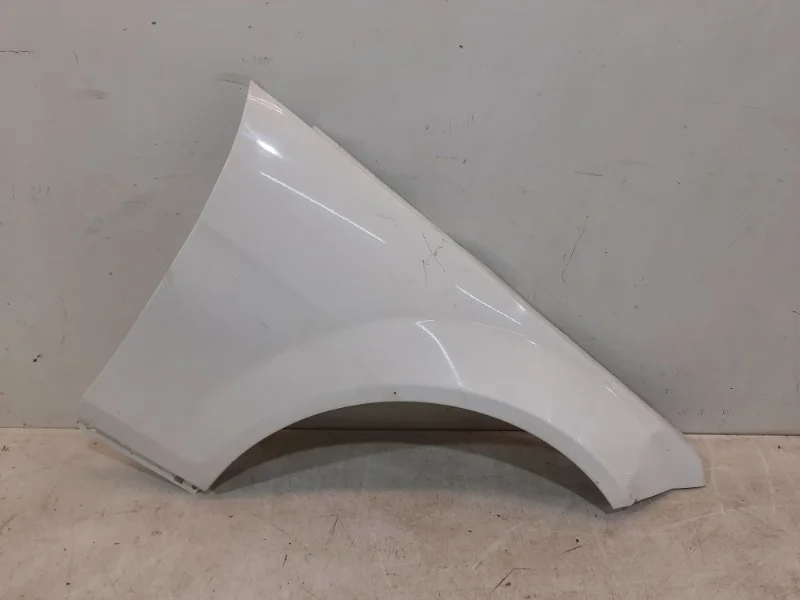 Крыло Mercedes-Benz -Class 2009-2014 W204