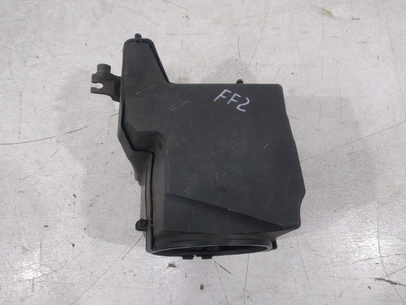 Корпус воздушного фильтра Ford Focus 2010-2019 3