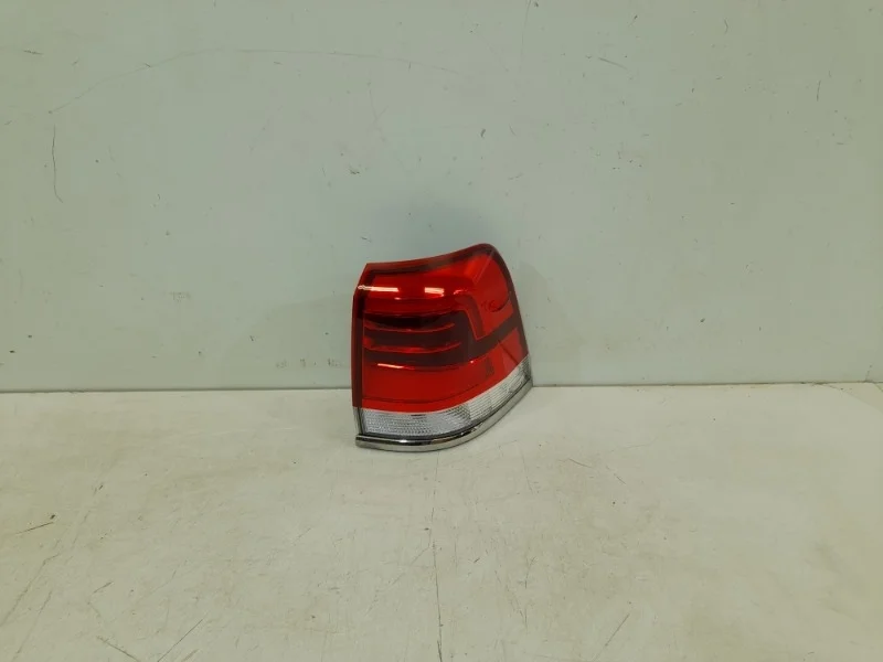 Фонарь Toyota Land Cruiser 2016-2021 200