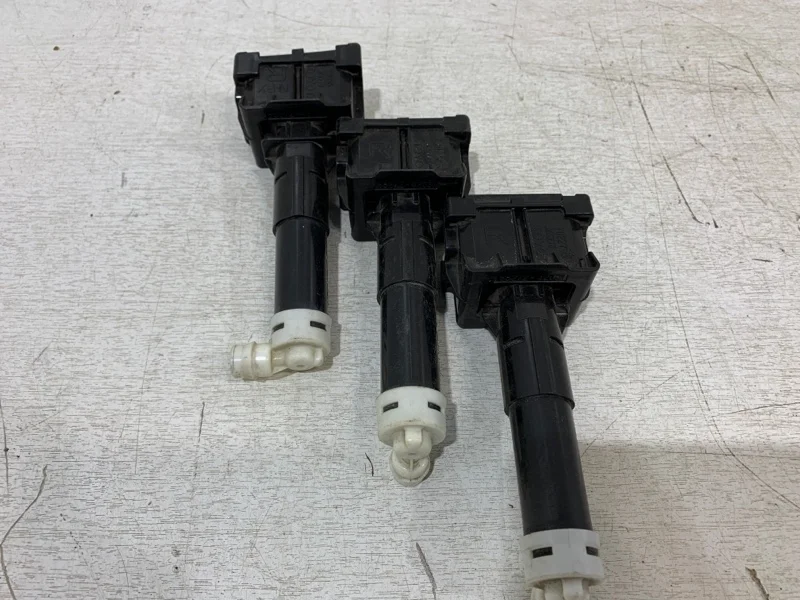 Форсунка омывателя Toyota Rav4 2012-2018