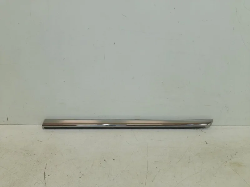 Молдинг двери Toyota Land Cruiser 2016-2021 200