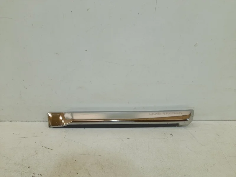 Молдинг двери Toyota Land Cruiser 2016-2021 200
