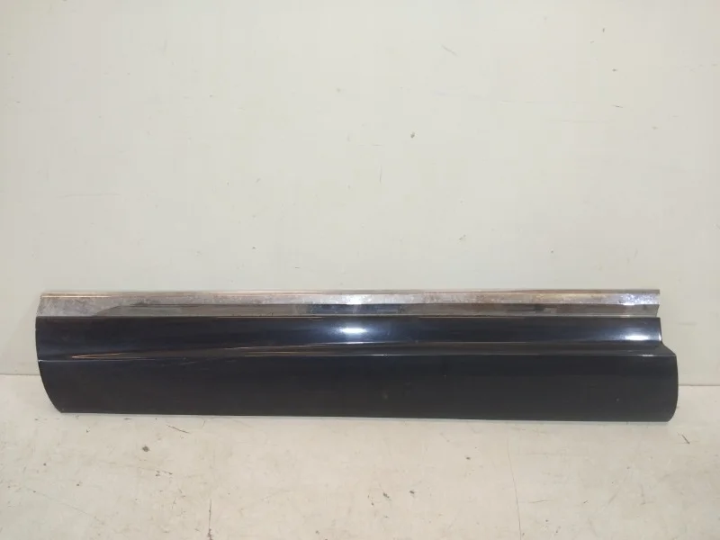 Накладка двери Volkswagen Touareg 2011-2018