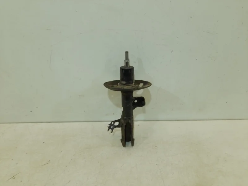 Амортизатор Toyota Camry 2018- 70