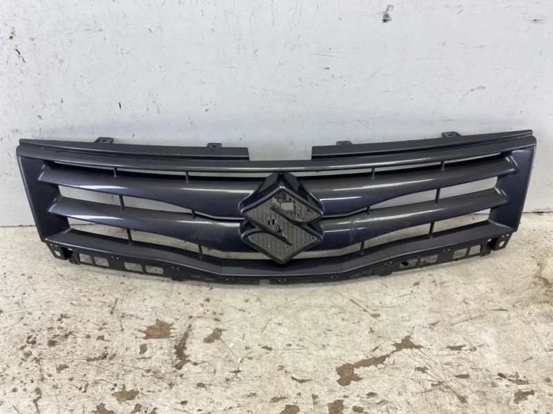 Решетка радиатора Suzuki Grand Vitara 2008-2015