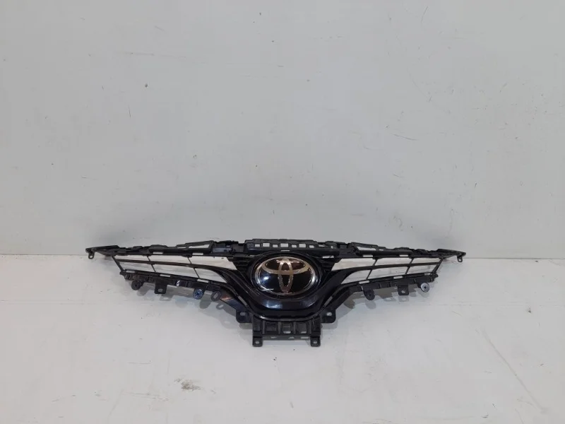 Решетка радиатора Toyota Camry 2018- 70