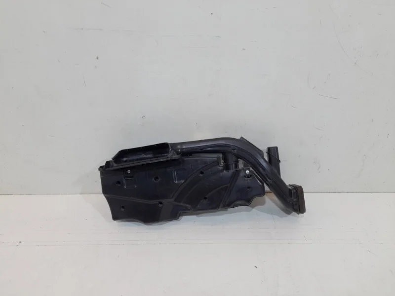 Впускной патрубок Toyota Camry 2018- 70